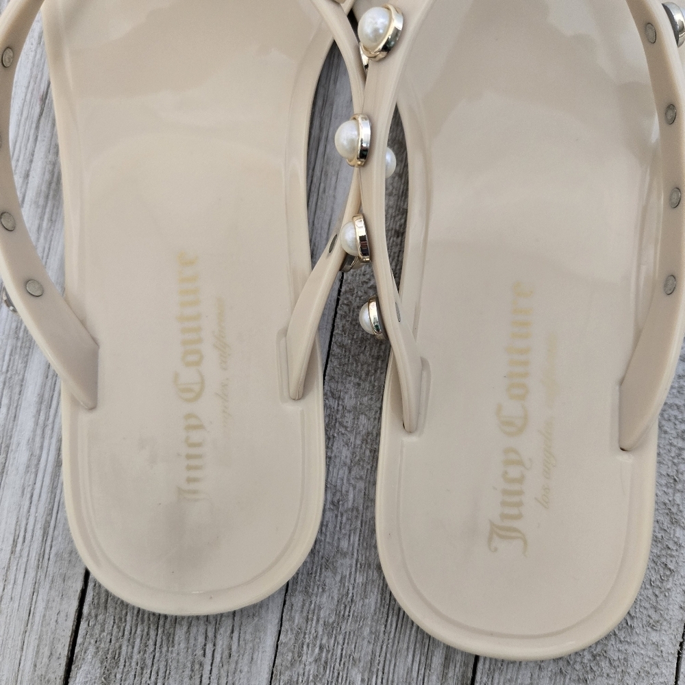 Juicy Couture Women’s Rhea Nude Plastic Sandal Rhinestone Crown Pearl Detail   6 - Picture 6 of 9